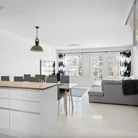 Soukka Seaside, Modern Townhouse With Private Sauna & Bbq * Espoo