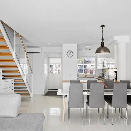 Soukka Seaside, Modern Townhouse With Private Sauna & Bbq *