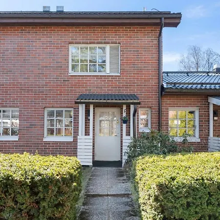 Soukka Seaside, Modern Townhouse With Private Sauna & Bbq Espoo